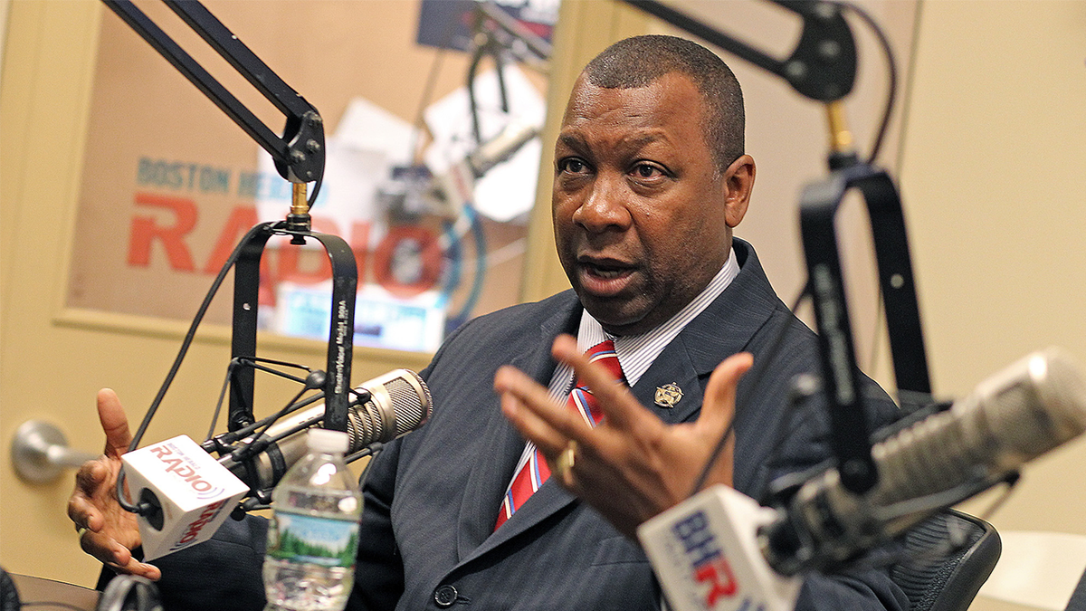 Šerif okruga Suffolk Steven Tompkins na Herald Radio u utorak, 23. kolovoza 2016.