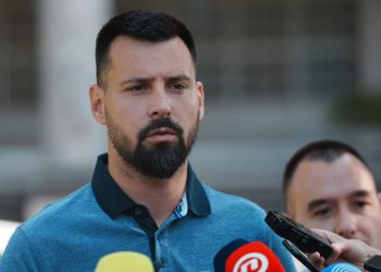Ivošević tražio da Butković pokaže rješenje na temelju kojeg brod pun azbesta mora napustiti Hrvatsku