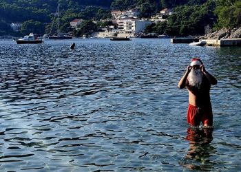 Djed Božićnjak uživa na Mljetu