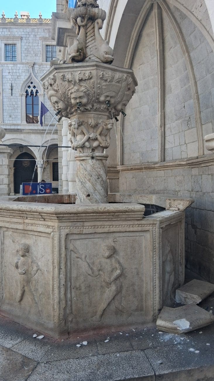 dubrovnik onofrijeva fontana steta  1