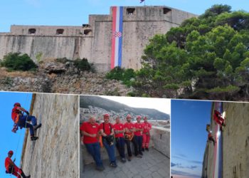 Grad − Na Lovrjencu osvanula velika zastava, a ova ekipa je za to zaslužna! (FOTO)
