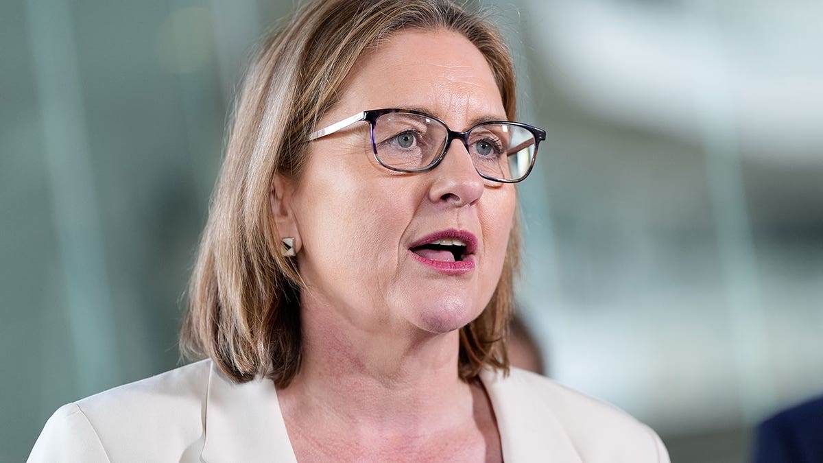 Premijerka Victoria Jacinta Allan govori 