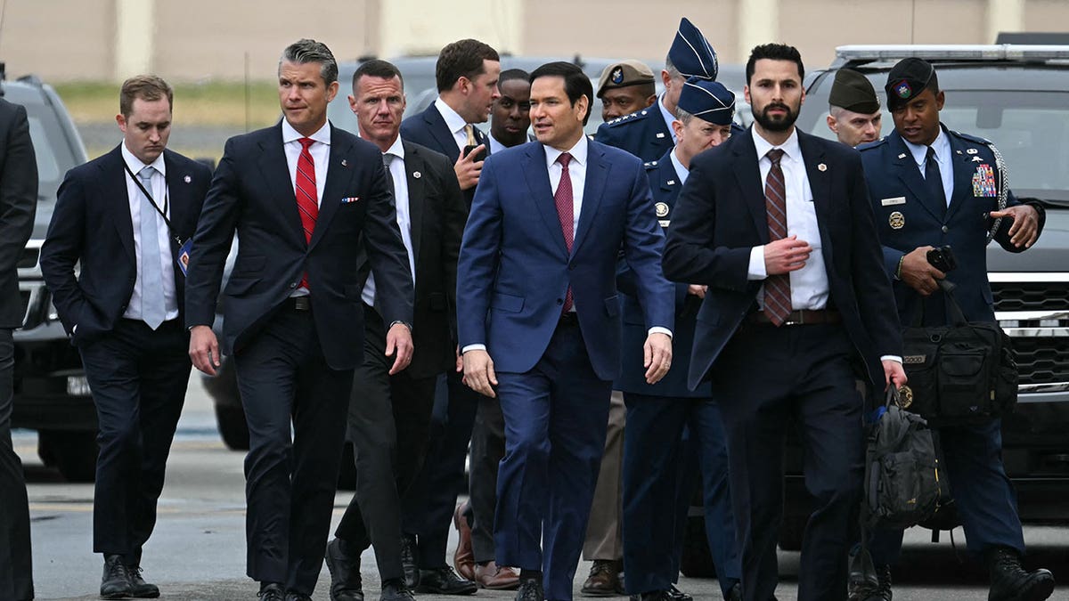 Američka delegacija stiže na Aljasku za sastanak Trumpa Putina