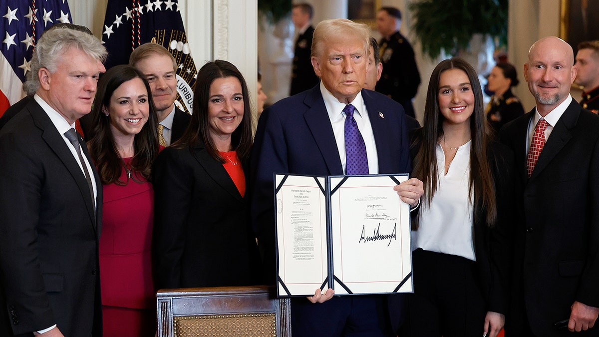 Predsjednik Donald Trump, zastupnici i obitelj Laken Riley