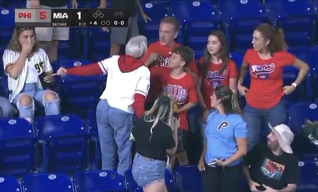 'Phillies Karen' prošlog je mjeseca postala viralna nakon što se suočila s mladog navijača preko kućne lopte