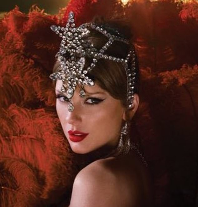 Robbie je navodno odgodio pokretanje do veljače 2026. tako da se ne mora natjecati na ljestvicama s Taylor - čiji album The Life of a Showgirl (na slici) pada 3. listopada 3. listopada