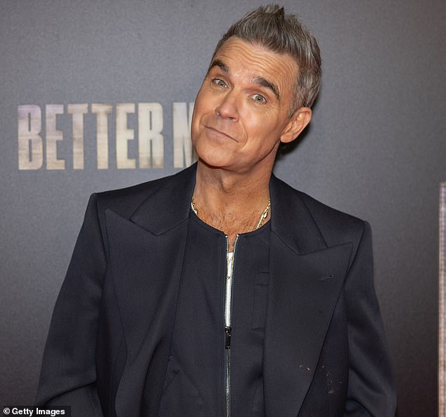 Dolazi nakon što je bivši član Robbie Williams navodno odgodio objavljivanje svog albuma Britpop kako bi izbjegao sukob s Taylor Swift (Robbie viđen u prosincu)