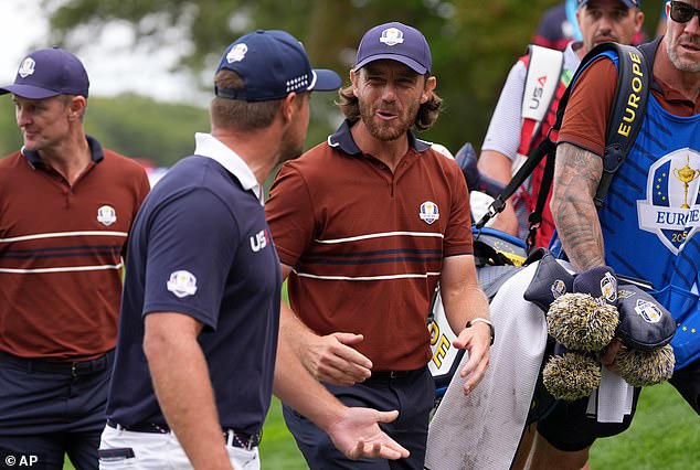 Fleetwood i Dechambeau su se trudili u šetnji do 16. rupe na Bethpageu