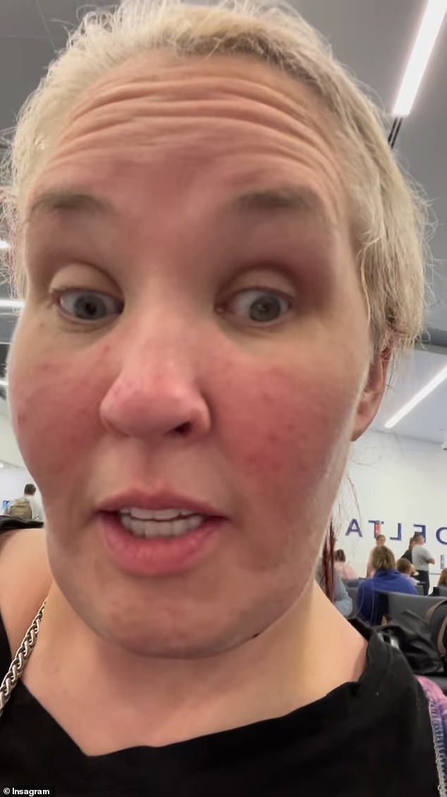 Njena majka Mama June podijelila je vijest u Instagram videu i objasnila da je to kćerka 'Prva olupina automobila', ali naglasila je da je 'u redu' i 'odmaranje'