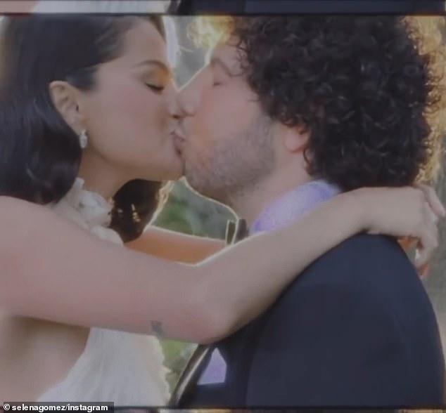 Sretni par viđen je kako je gledao jedno drugome u oči, prije nego što je Gomez omotao za ruke Blanco i privukao ga za poljubac