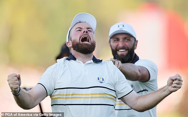 Jon Rahm prihvatio je svog suigrača nakon što je osigurao da Ryder Cup krene kući s njima