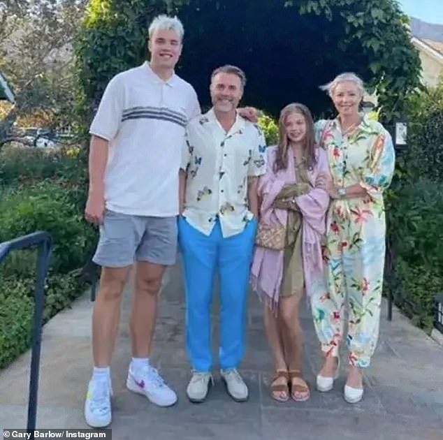 Barlow i Dawn zajedno imaju troje djece - Daniel, Emily i Daisy (par su prikazani s Danielom i Daisy)