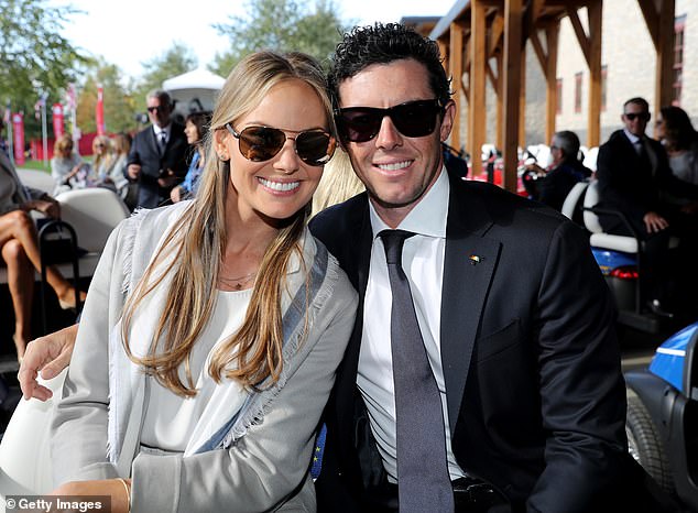 McIlroy i Stoll upoznali su se na Ryder Cupu 2012. godine, kada je McIlroy bio u vezi s tenisačicom Caroline Wozniacki i Stoll je radila za PGA of America