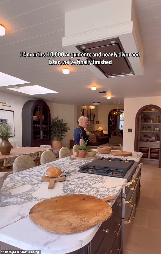 Bivša zvijezda Chelsea Jamie (36) odvela se na društvene medije kako bi pokazala novo prebivalište u Trendy Notting Hill, zapadni London, koje su on i Sophie, 30 godina, trudni s njihovim prvim djetetom, kupili prošle godine za 4,1 milijuna funti