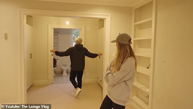 Dok je Jamie priznao da je u početku oklijevao u kući, Sophie se odmah zaljubio i čak je zaprijetila njenom suprugu razvodom ako se nije pristao staviti u ponudu