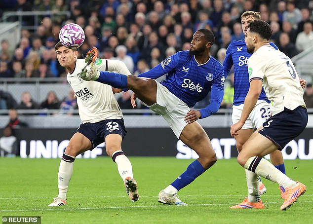 Napadač Beto mora biti bolji od 'fino' ako će Everton staviti timove u krevet ovaj izraz
