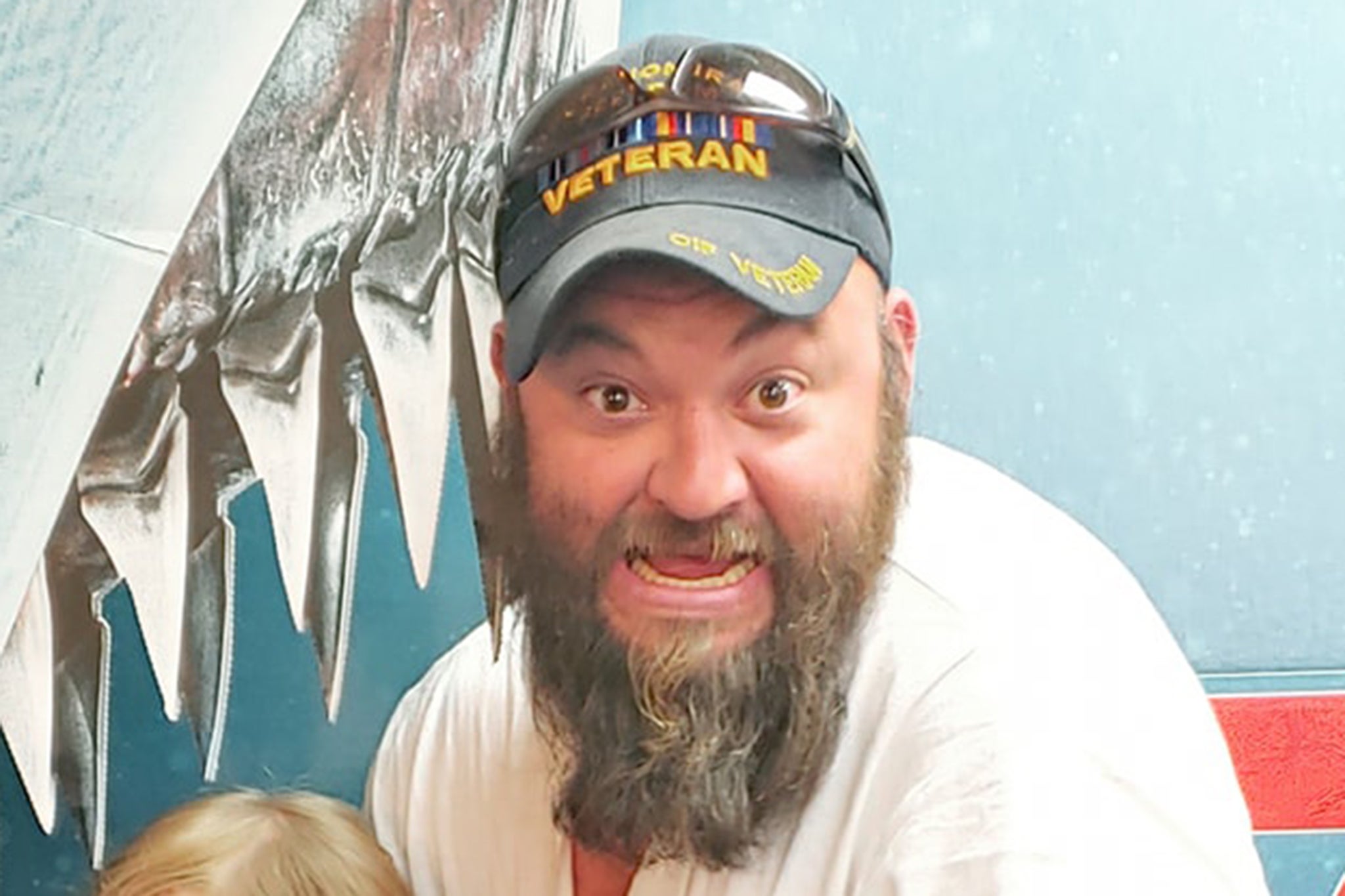 Thomas Jacob Sanford, ratni veteran u Iraku, navodno je protiv Mormona proizašao lokalnom političaru koji je upoznao 40-godišnjaka dok je nedavno platio platno