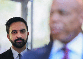 Adams napušta utrku gradonačelnika NYC -a kao Mamdani, Sliwa vie za studeni pobjedu