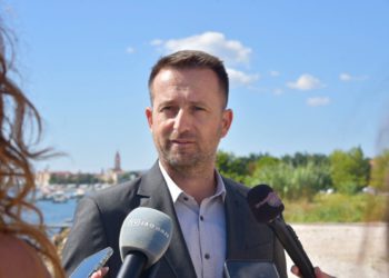 Ante Bilić: “U 2.5 godine napravit će se sportski kompleks u mjestu gdje živi 44 ljudi, a Lećevicu ne mogu 20 godina”