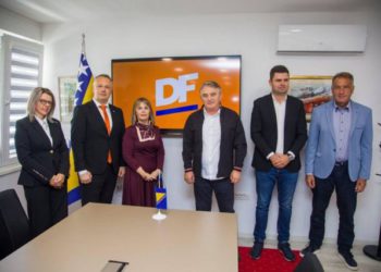 Arman Zalihić i Lamija Duranović napustili mostarski SDP i prešli u redove Komšićevog DF-a