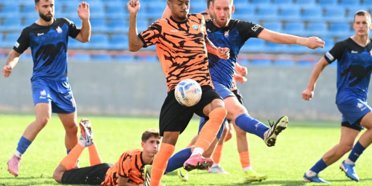 Blijedi Šibenik doživio prvi poraz u sezoni: Gosti iz Opuzena zasluženo slavili rijetko viđenim golom