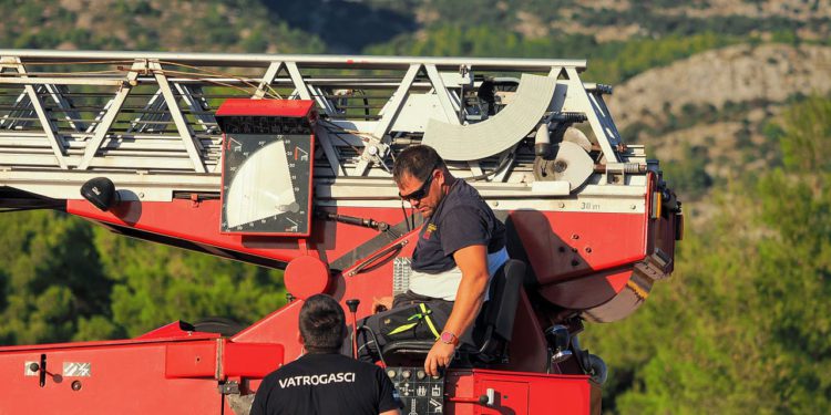 Brač “gorio” od zajedništva: Vallum Fest okupio vatrogasce iz cijele Hrvatske