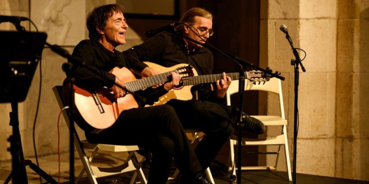 Buco i Srđan svojim dobro poznatim pjesmama publici priredili glazbenu večer prepunu emocija