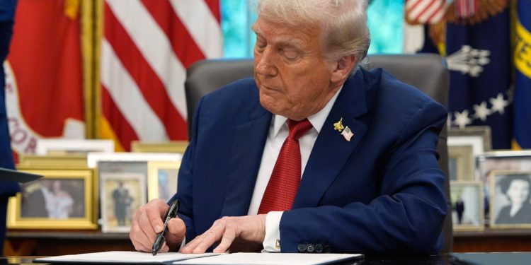 ‘Candy od bebe’: Trump prijeti svim stranim i holivudskim filmovima snimljenim izvan SAD -a s ‘100% tarifom’