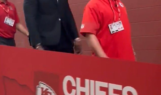 Chris Jones stiže u Arrowhead upravo na vrijeme da igra za Chiefs nakon što se vratio s obiteljskog pogreba u Mississippiju
