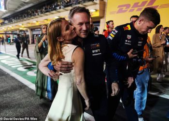Christian Horner rekao je da izbjegne povratak u momčad Formule 1 nakon što je bivši crveni Bull Boss isplatio 80 milijuna funti za dramatični povrat
