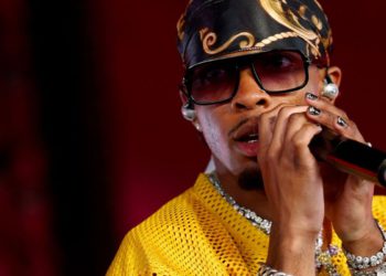 D4VD -ov ljetnikovac ispraznio pokretači kao misterija tijela pronađenog u automobilu nastavlja se