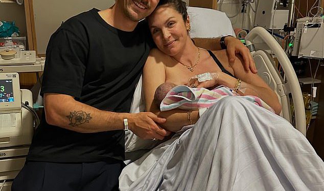 Djeba radost! Laura Byrne i Matty ‘J’ Johnson zajedno dočekuju svoje treće dijete