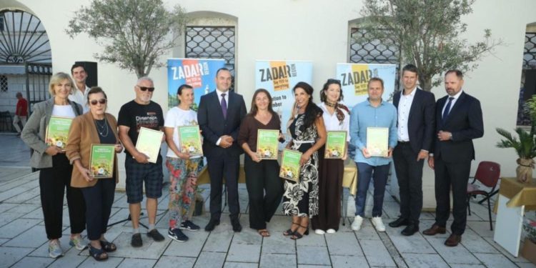 Dodijeljene nagrade za Najljepši vrt Zadarske županije: slavili vrtlari iz Sv. Filipa i Jakova, Ugljana i Kali!