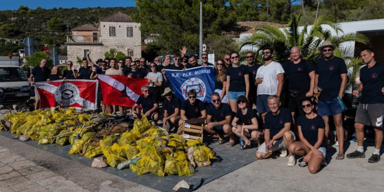Ekološka akcija čišćenja podmorja Drvenik Veli 2025.
