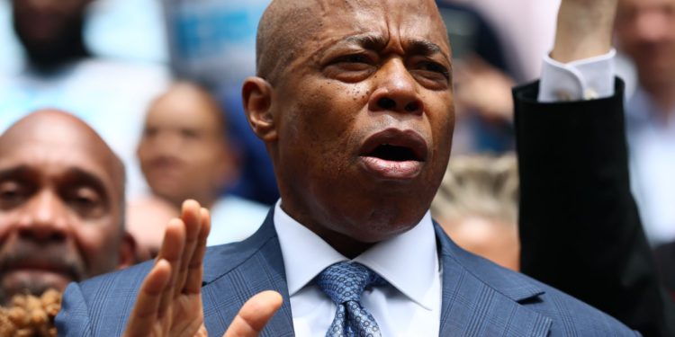 Eric Adams napušta utrku gradonačelnika New Yorka