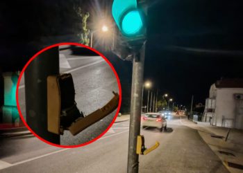 FOTO Oštećen semafor u Kaštelima