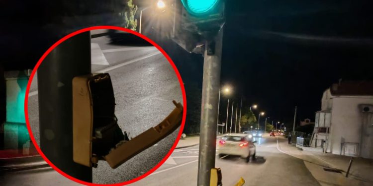 FOTO Oštećen semafor u Kaštelima
