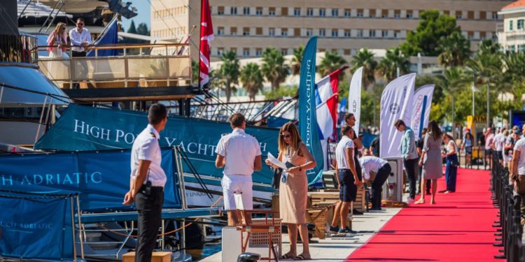 FOTOGALERIJA Započeo je CROYA Charter Show na Zapadnoj obali u Splitu