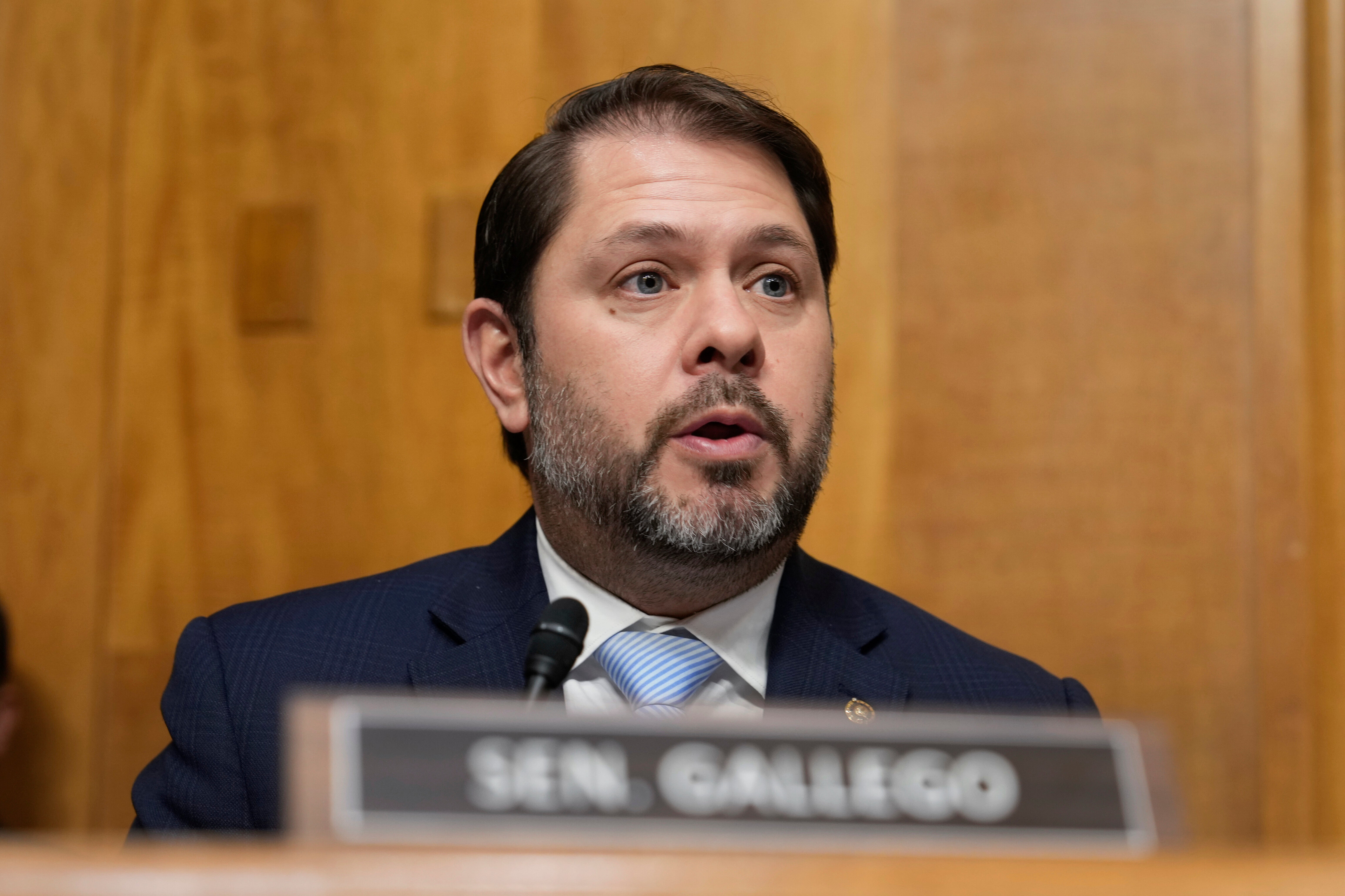 Senator Ruben Gallego, D-Ariz, nazvao je predsjednika Donalda Trumpa