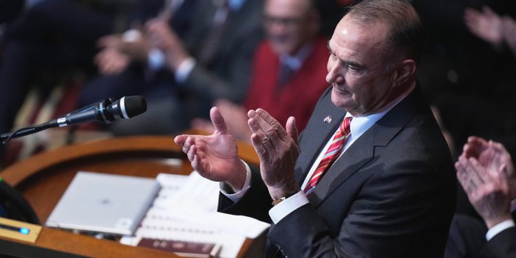 Guverner Missourija potpisuje novu kongresnu preraspodjelu karte koju je podržao Trump