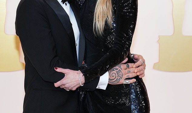 Keith Urban daje emocionalnu ispovijed o svojoj vezi s Nicole Kidman u iscrpljenom isječku: “Puhao sam naš brak sa Smithereensima”