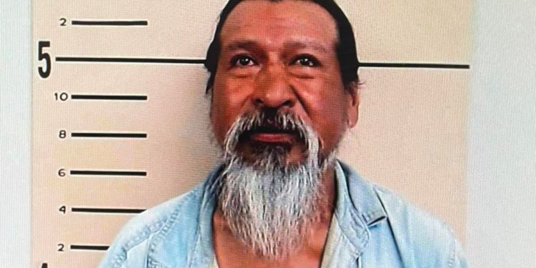 Muškarac iz Mississippija uhićen zbog javne opijenosti dok je pokušavao spasiti DUI osumnjičene da je ponovno pritvoren – za DUI