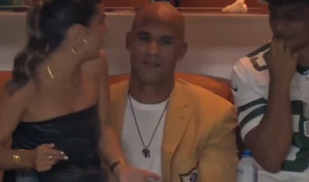 NFL sjajno pogrešno uhvaćen u trenutku ‘Coldplay Kiss Cam’ s mladom ženom na televiziji uživo