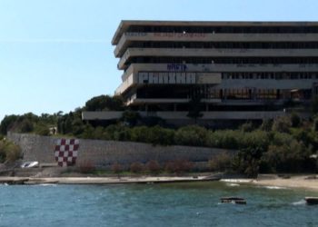 Najezda glodavaca u dalmatinskoj općini: Povezuje se s rušenjem hotela?