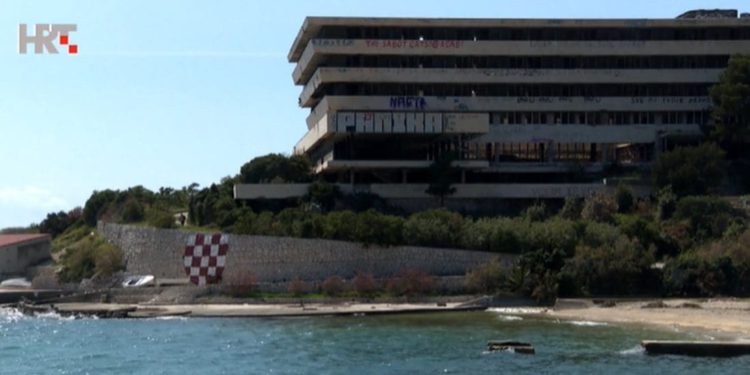 Najezda glodavaca u dalmatinskoj općini: Povezuje se s rušenjem hotela?