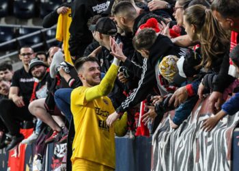 Nakon aktualnog prvaka do pobjede protiv DVTK nije stigao ni drugoplasirani sastav lige, a nije jer je opet za pet bio Karlo Sentić