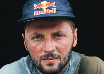 Poljski skijaš postaje prvi koji će se popeti i skijati niz Everest bez boca s kisikom