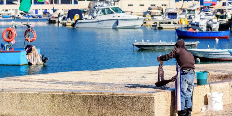 RIBARSKA INSPEKCIJA Ribar na Hvaru optužen da nije prijavio ulov, ovo mu je presuda!