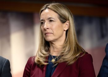 Rep. Sherrill se suočava s optužbama za nepotizam zbog prijema dječje pomorske akademije