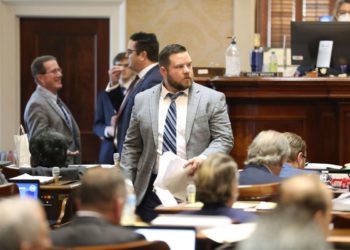 Republikanski zakonodavac u Južnoj Karolini priznaje da je slao stotine videozapisa o zlostavljanju djece